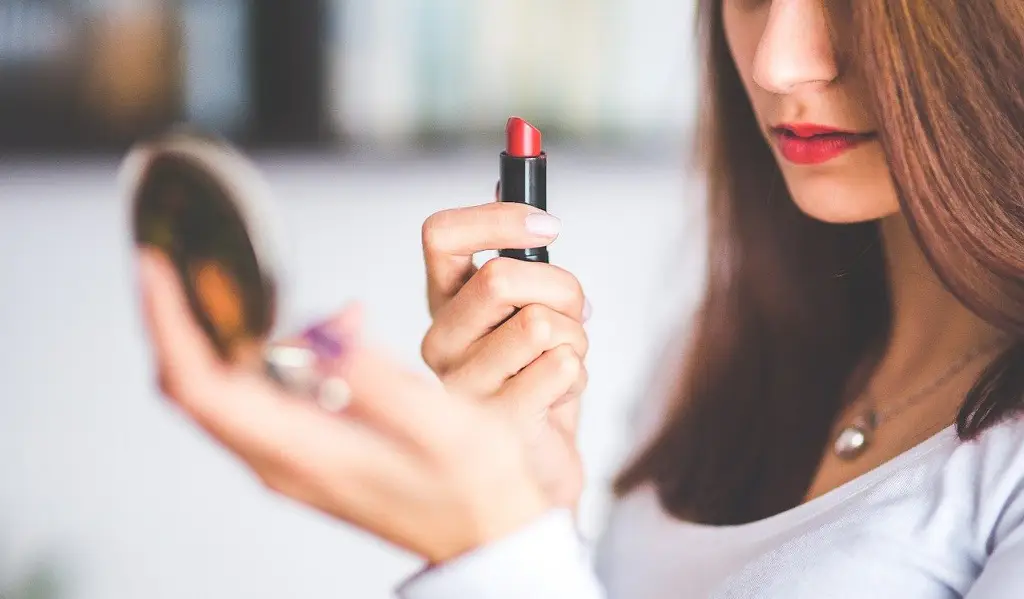 Best-Pregnancy-Safe-Lipsticks-1.jpg