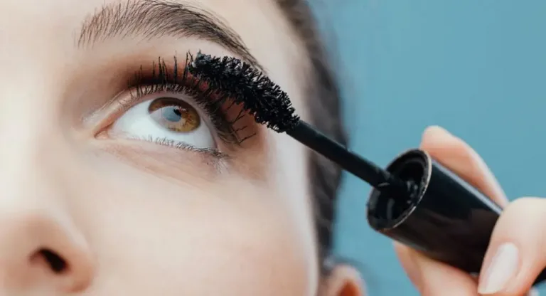 Best-mascara-for-straight-lashes.jpg