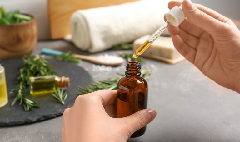 Best Essential Oils for Itchy Skin