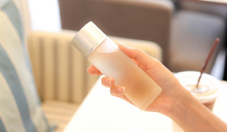 Best Astringents for Oily Skin