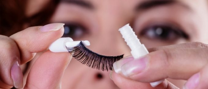 Best Eyelash Glues for Sensitive Eyes