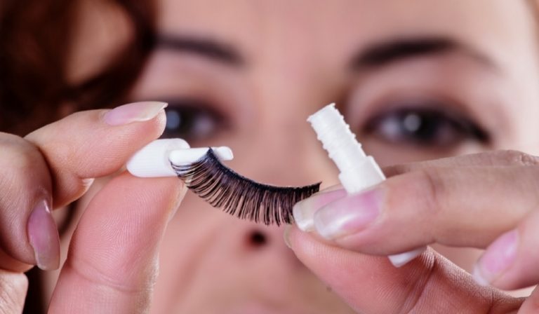Best Eyelash Glues for Sensitive Eyes