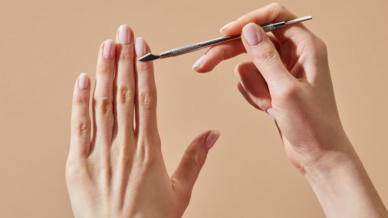 How to Use Cuticle Remover
