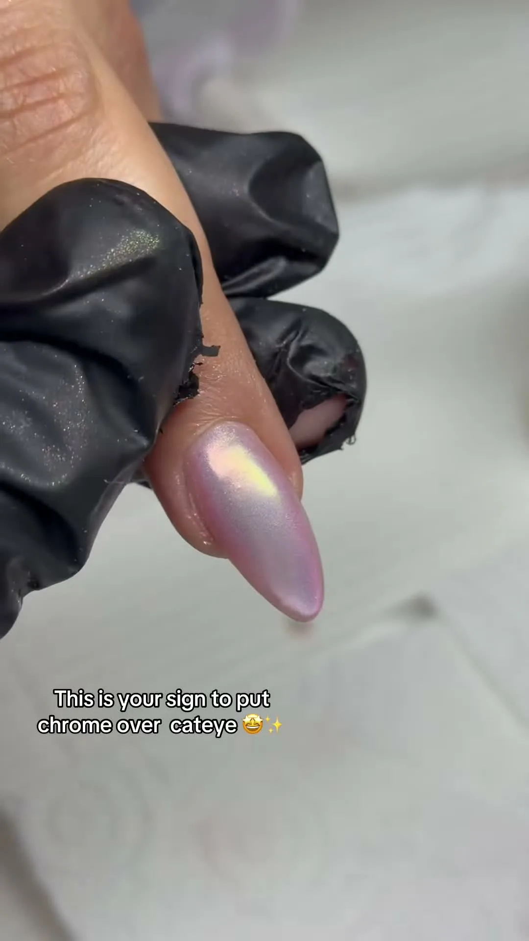 Pink Pearl Glaze cat-eye nail design