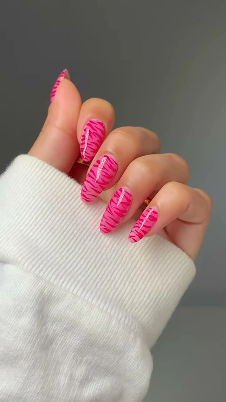 Bubblegum Jelly Swirl jelly nail design